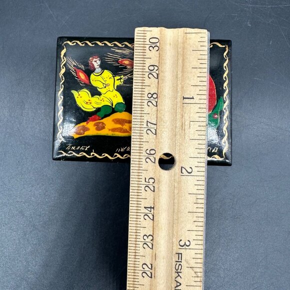 Vintage Russian Hand Painted Lacquerware Trinket Box Mythical Scene Red Interior - Picture 8 of 10